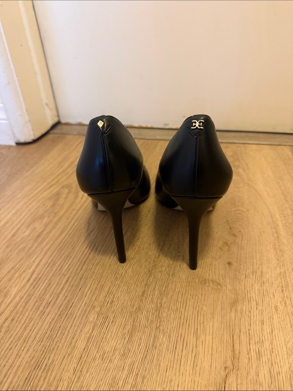 Sam Edelman Black Leather Pointed-Toe Pumps - Picture 3 of 3
